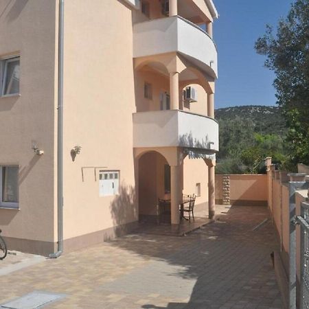 Apartments Antonija - Fitness Vinišće Εξωτερικό φωτογραφία