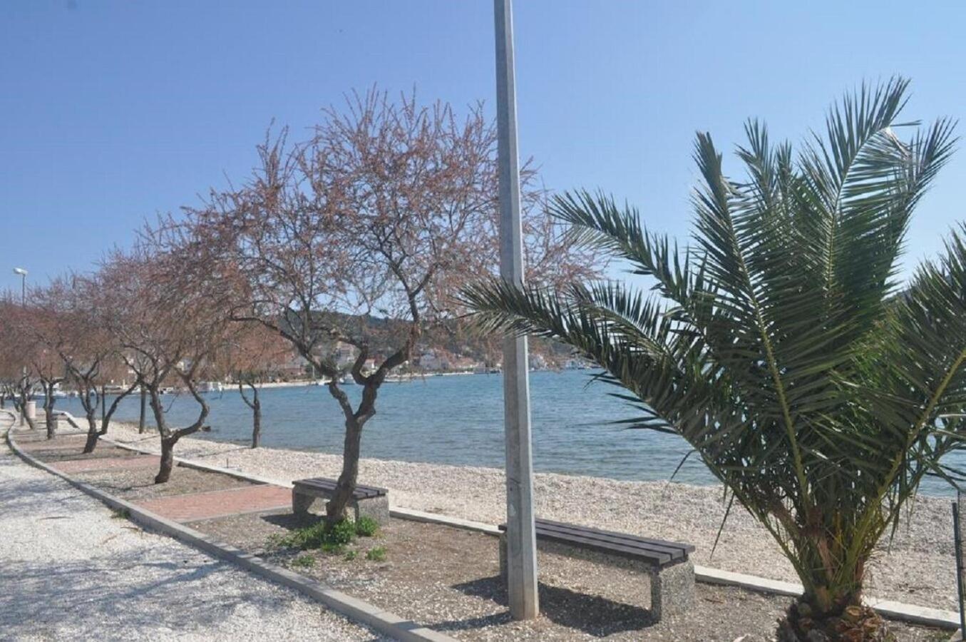 Apartments Antonija - Fitness Vinišće Εξωτερικό φωτογραφία