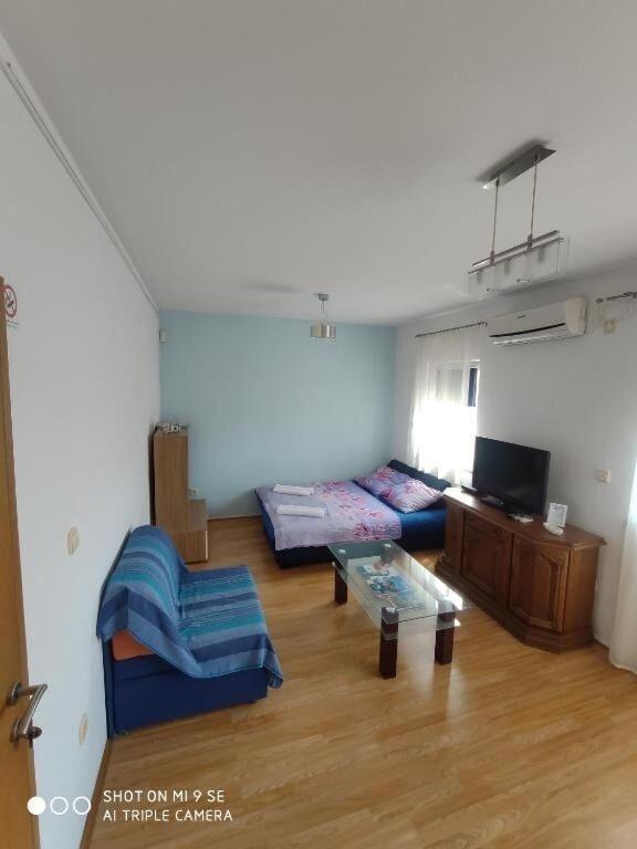 Apartments Antonija - Fitness Vinišće Εξωτερικό φωτογραφία