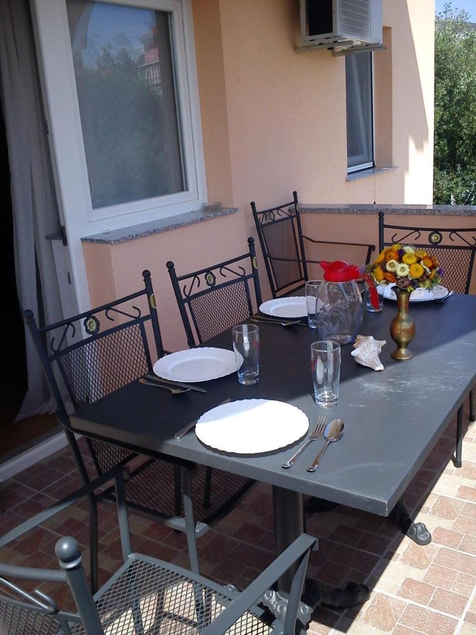 Apartments Antonija - Fitness Vinišće Εξωτερικό φωτογραφία